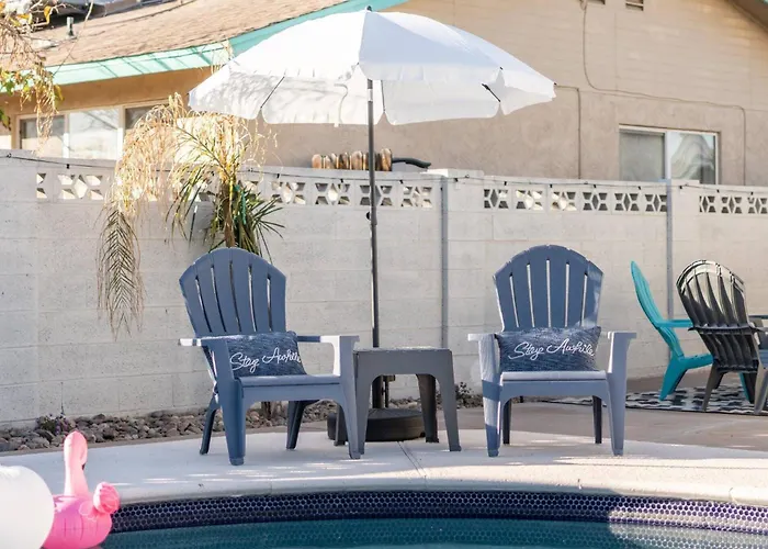 2 Bedroom House, Pool, Hot Tub, 15 Min Barrett Jackson!