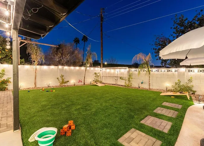 Holiday home 2 Bedroom House, Pool, Hot Tub, 15 Min Barrett Jackson! *